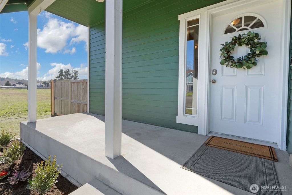 Photo of 341 Franklin St St, Buckley, WA 98321 (MLS # 2479706)