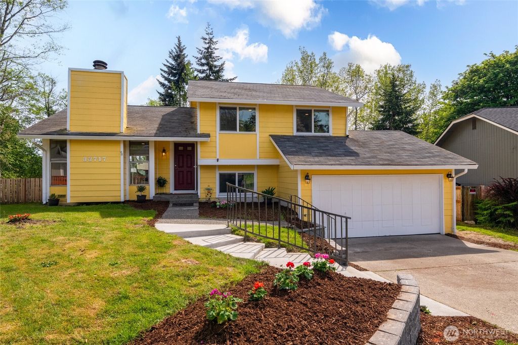 Photo of 33717 40th Court SW, Federal Way, WA 98023 (MLS # 2521112)