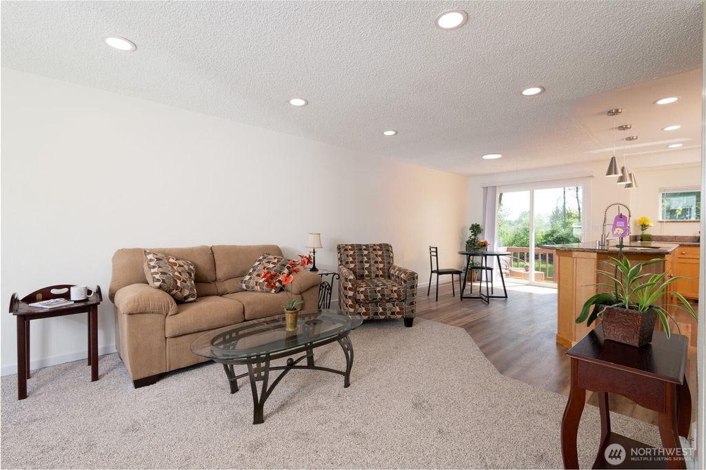 Photo of 33717 40th Court SW, Federal Way, WA 98023 (MLS # 2521112)