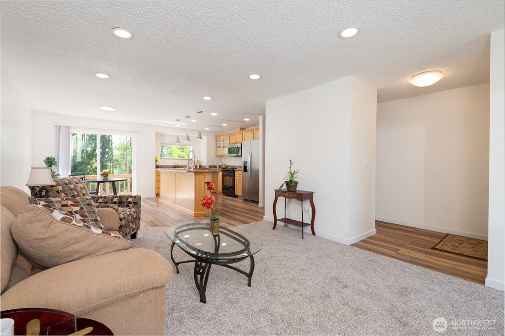 Photo of 33717 40th Court SW, Federal Way, WA 98023 (MLS # 2521112)