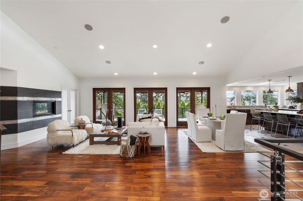 Photo of 1415 187th Ave Ave NE, Bellevue, WA 98008 (MLS # 2353792)