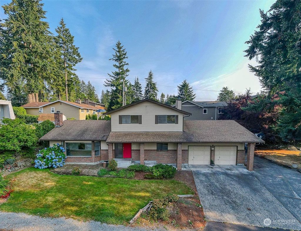 Photo of 30641 28th Avenue S, Federal Way, WA 98003 (MLS # 2273154)