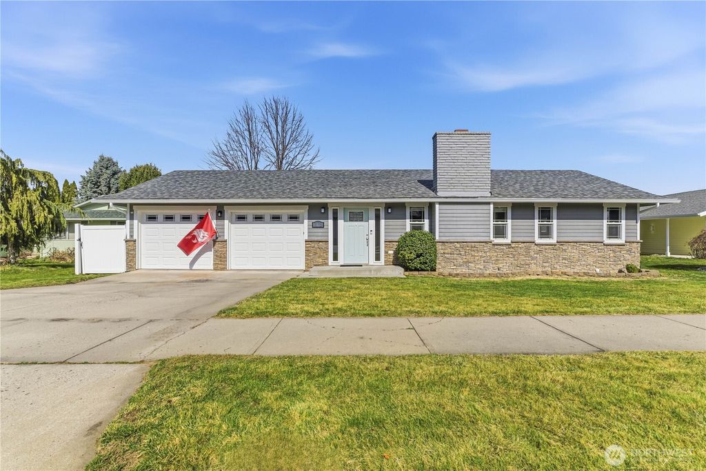 Photo of 1312 Seneca Street S, Wenatchee, WA 98801 (MLS # 2489899)