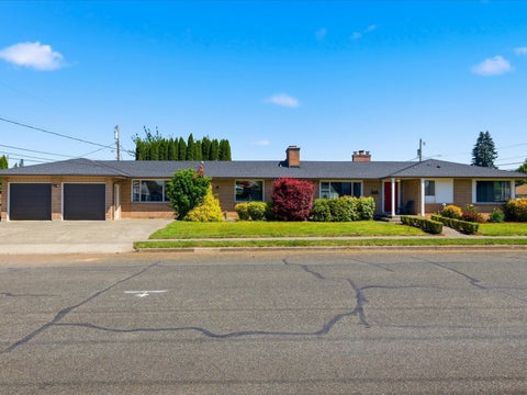 Photo of 1417 Maple Street, Sumner, WA 98390 (MLS # 2596895)