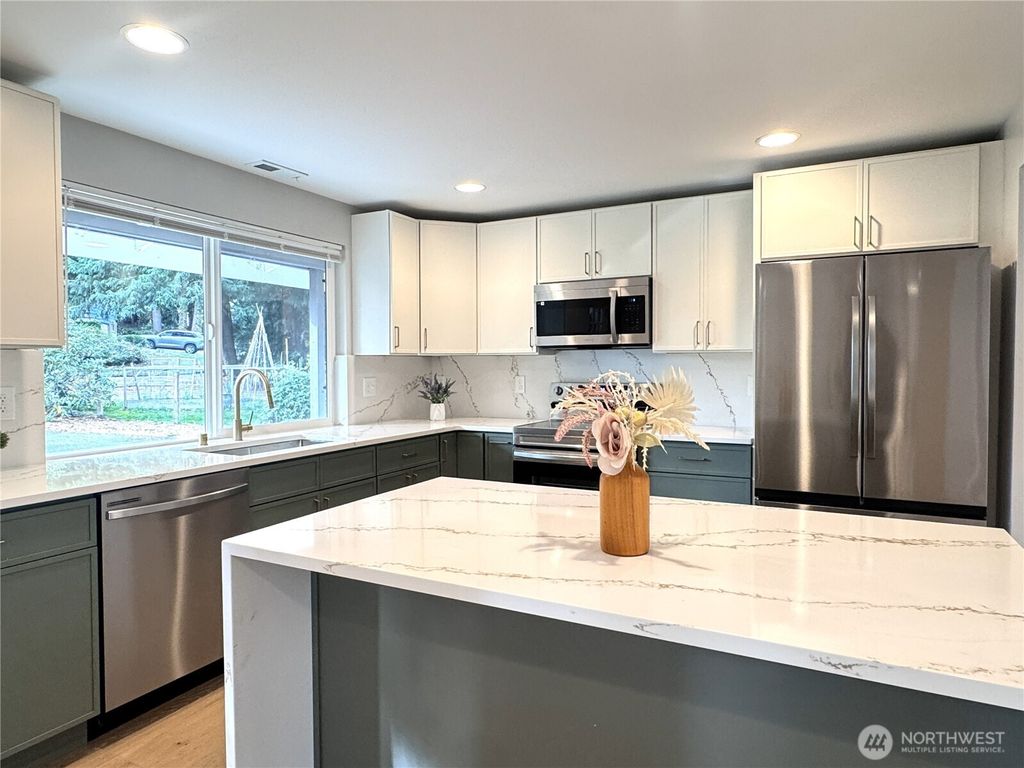 Photo of 316 NE 191st Street, Shoreline, WA 98155 (MLS # 2438868)