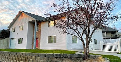 1525 SE Valley View Terrace College Place WA 99324
