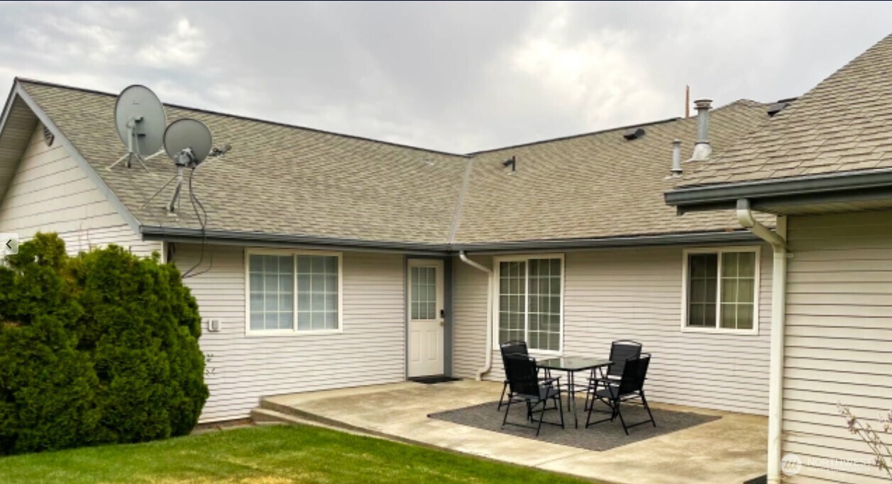1525 SE Valley View Terrace