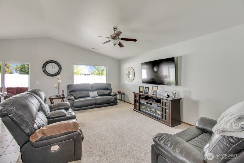 1534 Larkspur Drive