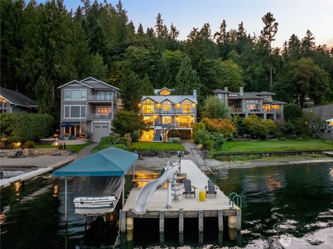 Photo of 528 W Lake Sammamish Parkway SE, Bellevue, WA 98008 (MLS # 2432027) Photo of 528 W Lake Sammamish Parkway SE, Bellevue, WA 98008 (MLS # 2432027)