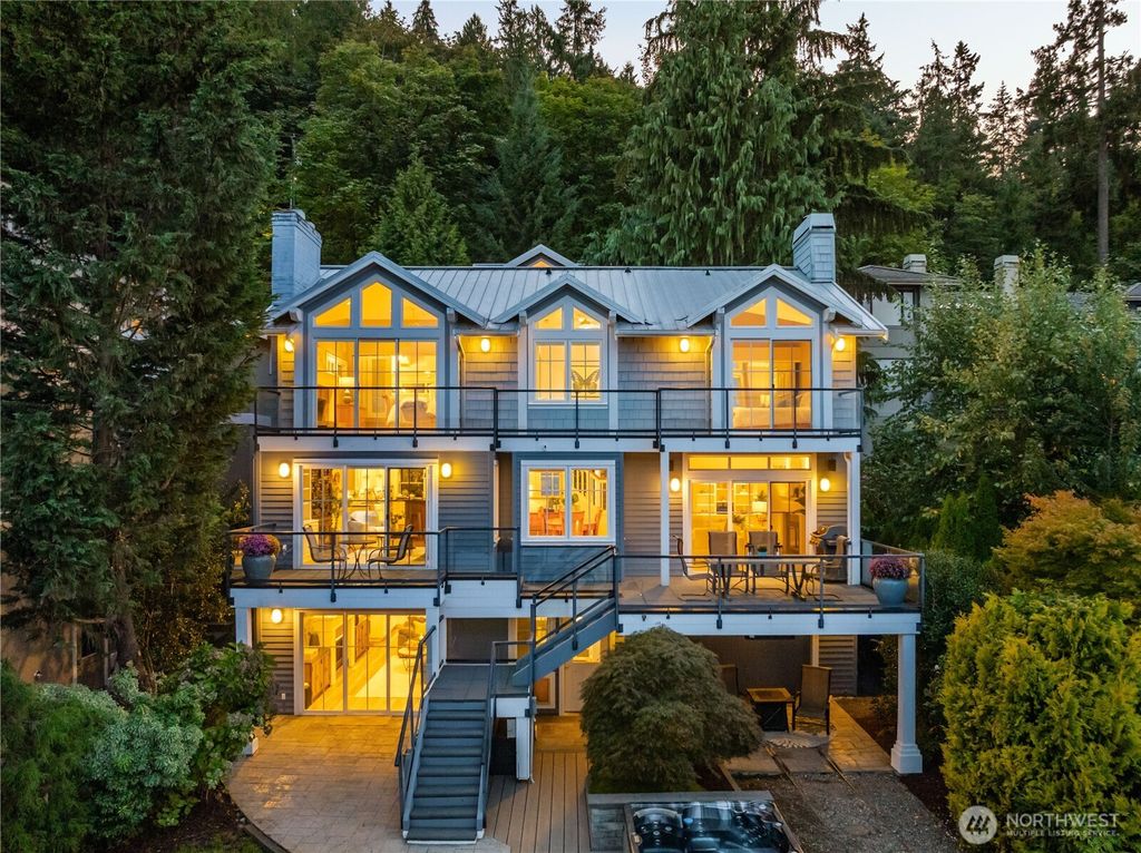 Photo of 528 W Lake Sammamish Parkway SE, Bellevue, WA 98008 (MLS # 2432027)