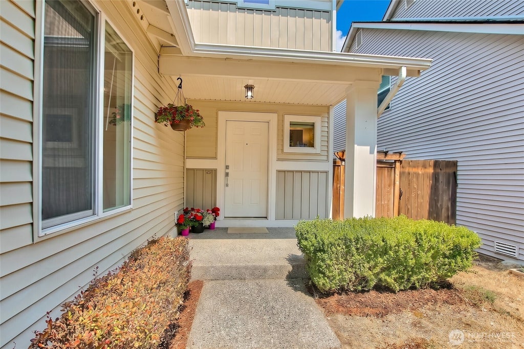 Photo of 23704 SE 243rd Place, Maple Valley, WA 98038 (MLS # 2565147)
