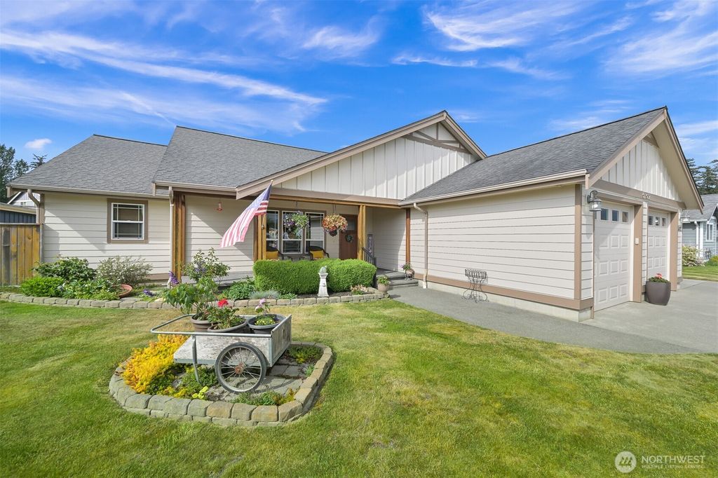 Photo of 502 Westview Place, Nooksack, WA 98276 (MLS # 2525155)