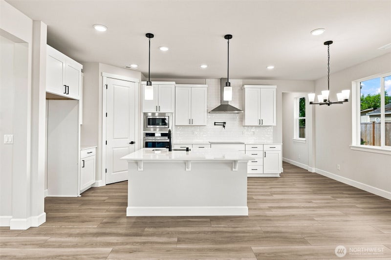 2220 Oak Court 1