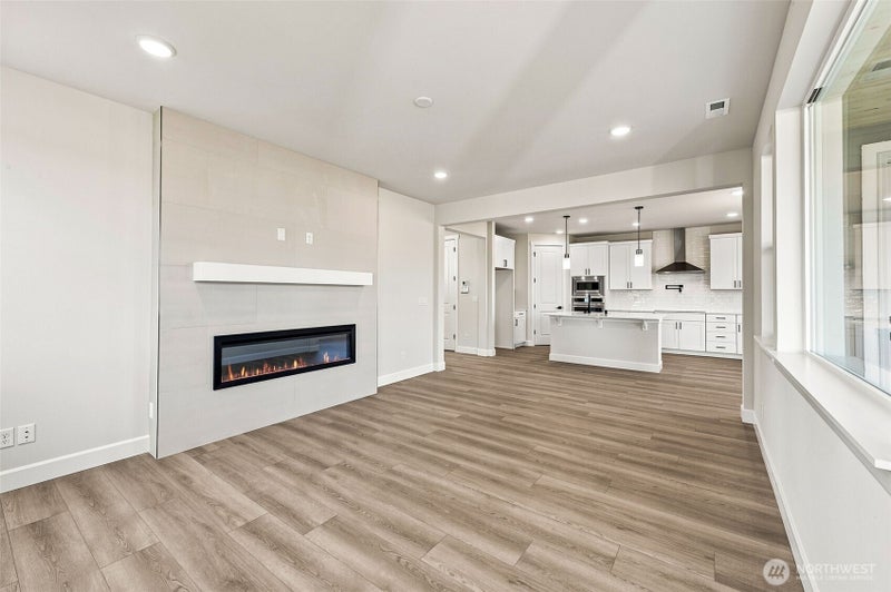 2220 Oak Court 1