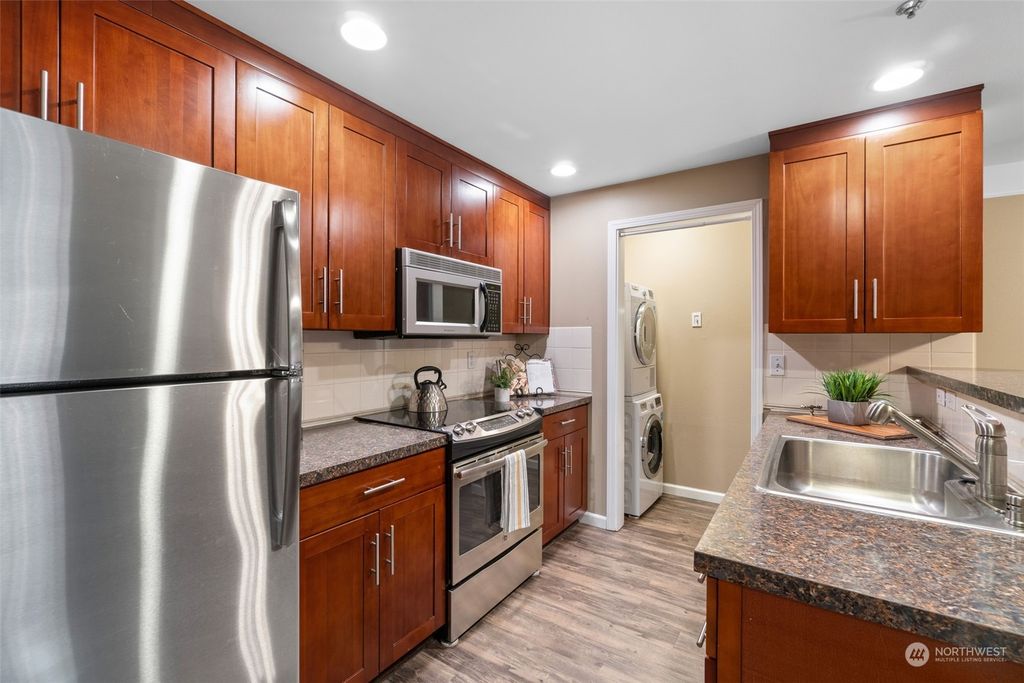 listing image 9361781820955243858