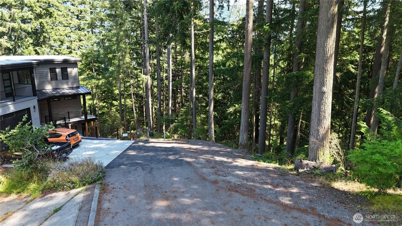 13 Oval Court