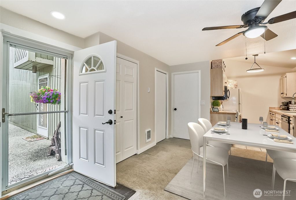 Photo of 10822 SE 260th Street #2 B1, Kent, WA 98030 (MLS # 2367615)