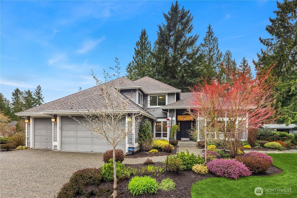 Photo of 545 Mt Olympus Drive SW, Issaquah, WA 98027 (MLS # 2493834)
