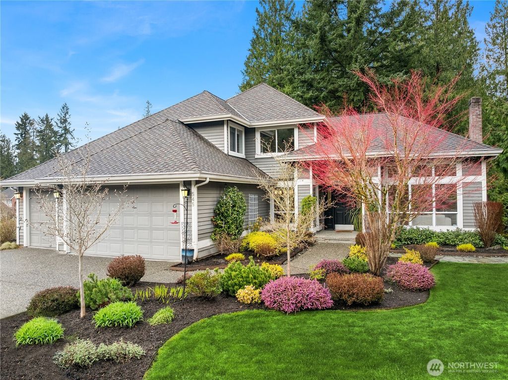Photo of 545 Mt Olympus Drive SW, Issaquah, WA 98027 (MLS # 2493834)