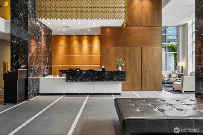 588 Bell Street 1102