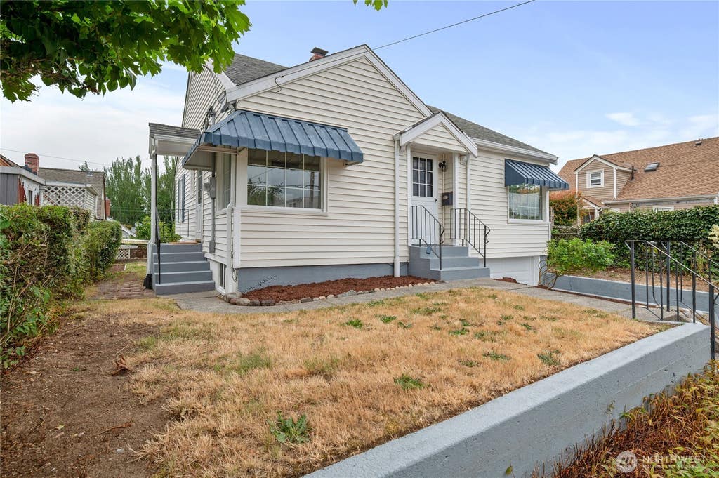 Photo of 1710 8th Street, Bremerton, WA 98337 (MLS # 2545343)