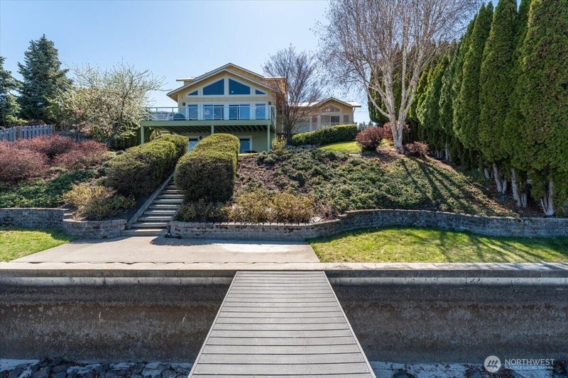 1606 S Lakeshore Road