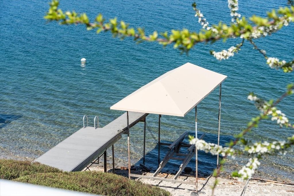 Photo of 1606 S Lakeshore Road, Chelan, WA 98816 (MLS # 2500400)