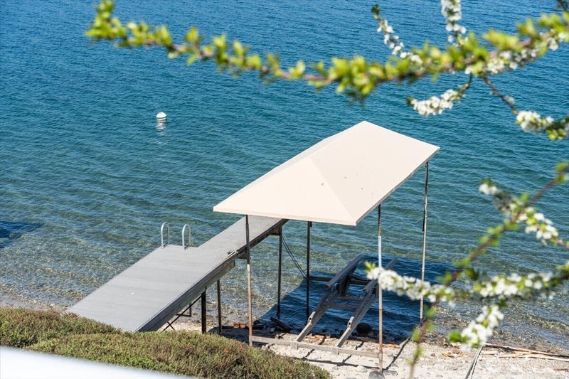 1606 S Lakeshore Road
