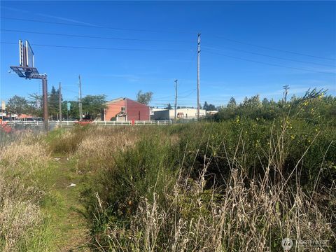 7426 Portland Avenue E Tacoma WA 98404