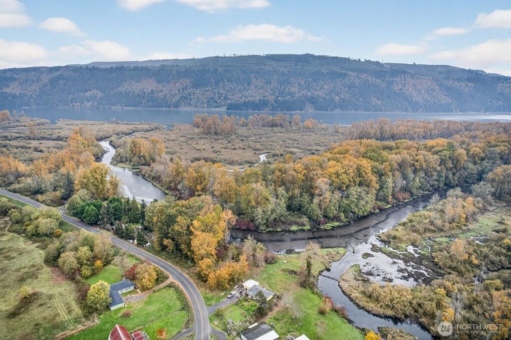 Photo of 340 E Sunny Sands Road, Cathlamet, WA 98612 (MLS # 2456854)