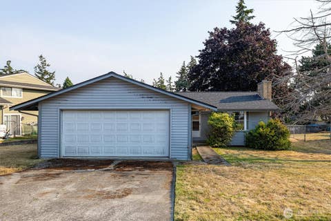 Photo of 613 NW Hyak Drive, Oak Harbor, WA 98277 (MLS # 2569495)