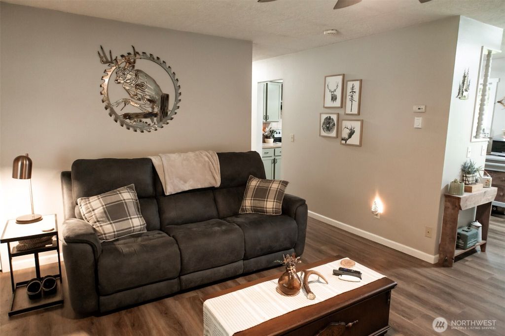 Photo of 132 Coyote Lane, Castle Rock, WA 98611 (MLS # 2463584)