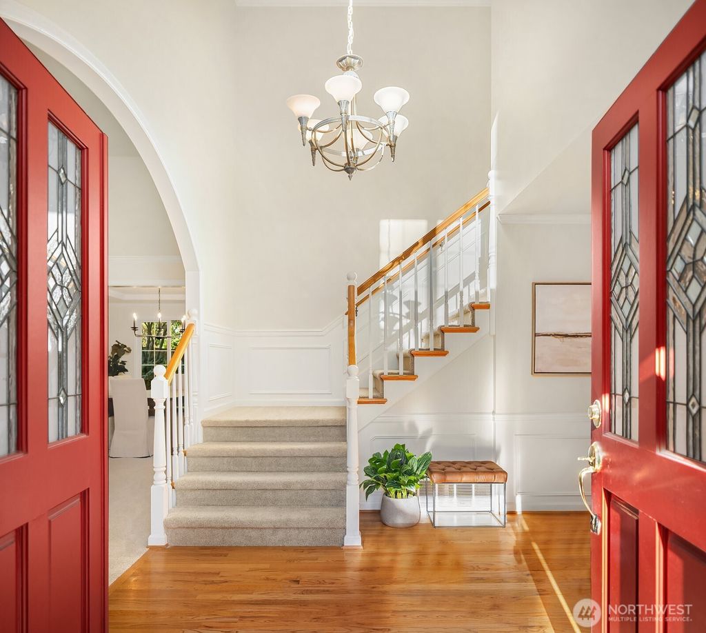 Photo of 25718 SE 31st Place, Sammamish, WA 98075 (MLS # 2470608)