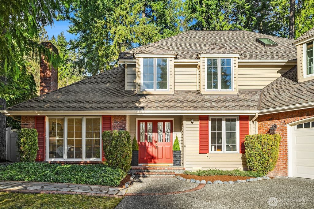 Photo of 25718 SE 31st Place, Sammamish, WA 98075 (MLS # 2470608)