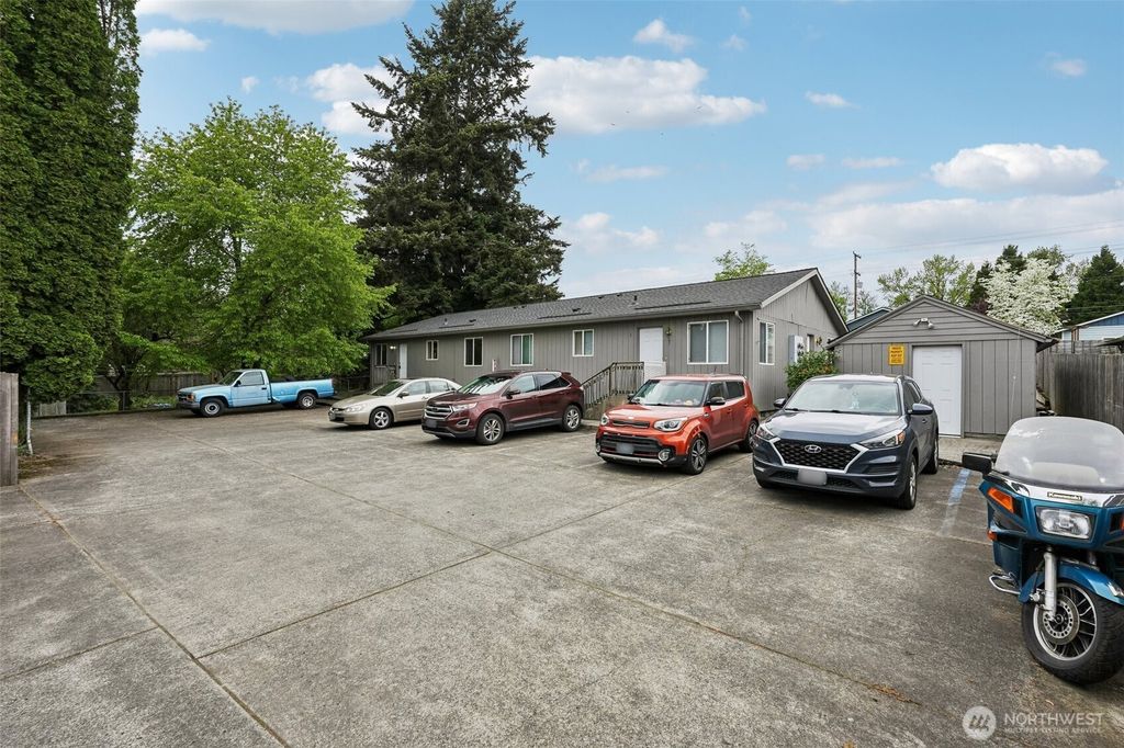 Photo of 1835 SE 7th Avenue, Camas, WA 98607 (MLS # 2513235)