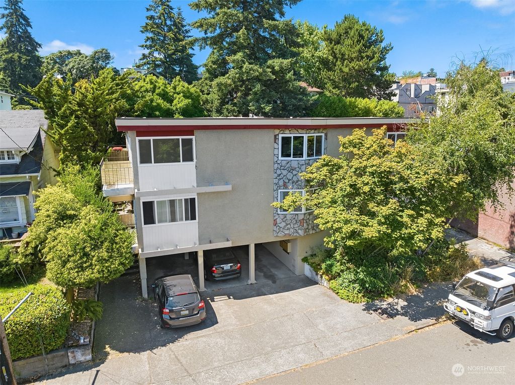 Photo of 4267 N Woodland Park Avenue, Seattle, WA 98103 (MLS # 2162503)