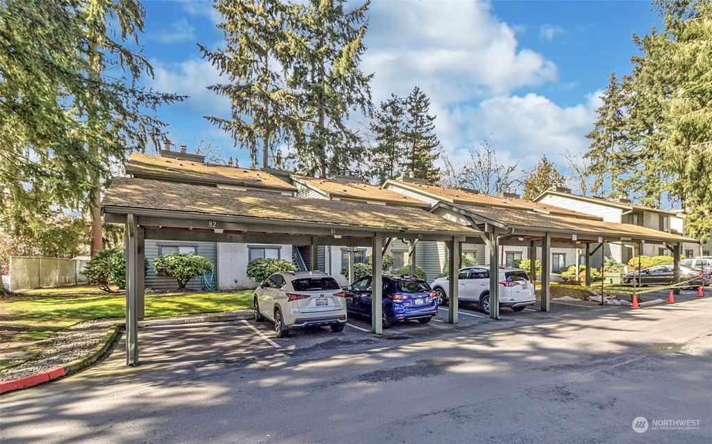 Photo of 12905 126th Court NE #L102, Kirkland, WA 98034 (MLS # 2044666)