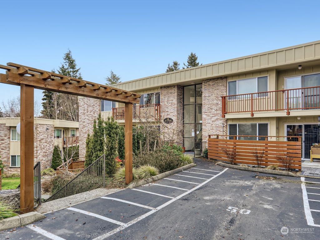 Photo of 425 45th Street SW #203, Everett, WA 98203 (MLS # 2024872)
