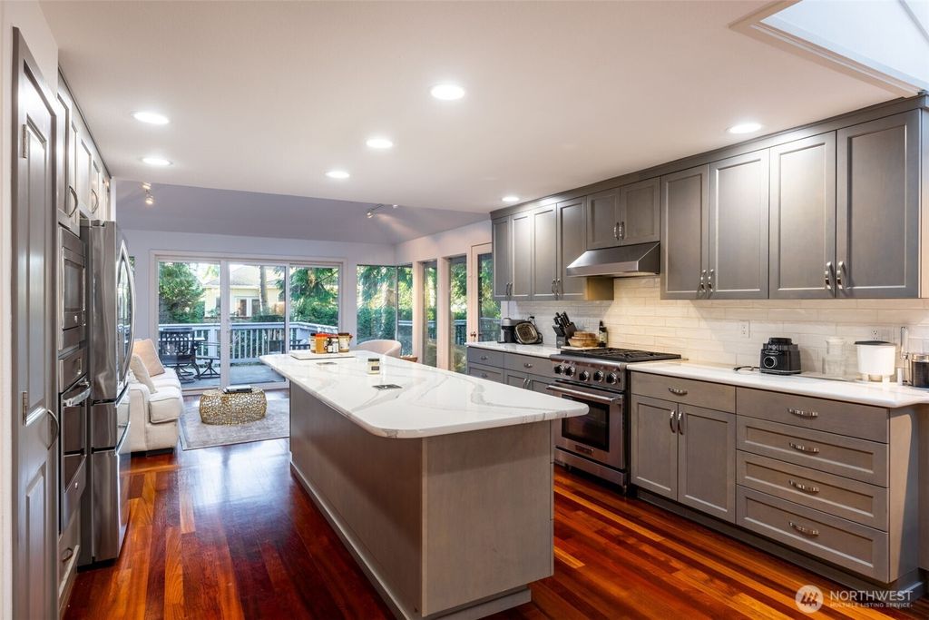 Photo of 2619 Sahalee Drive W, Sammamish, WA 98074 (MLS # 2478796)