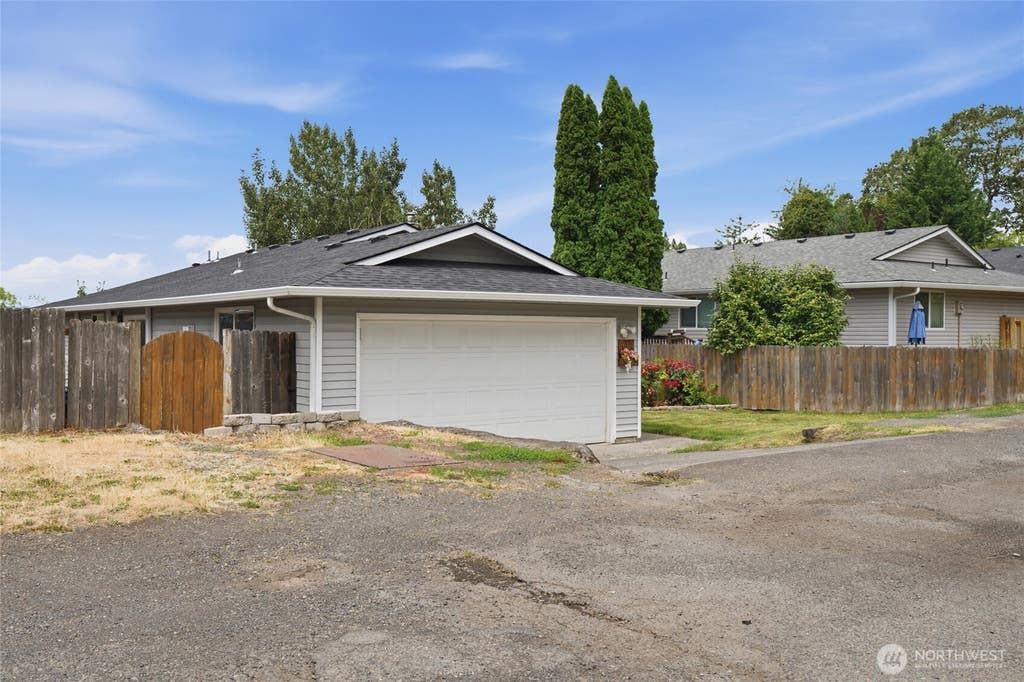 Photo of 3604 W Rose St ST, Vancouver, WA 98660 (MLS # 2556905)