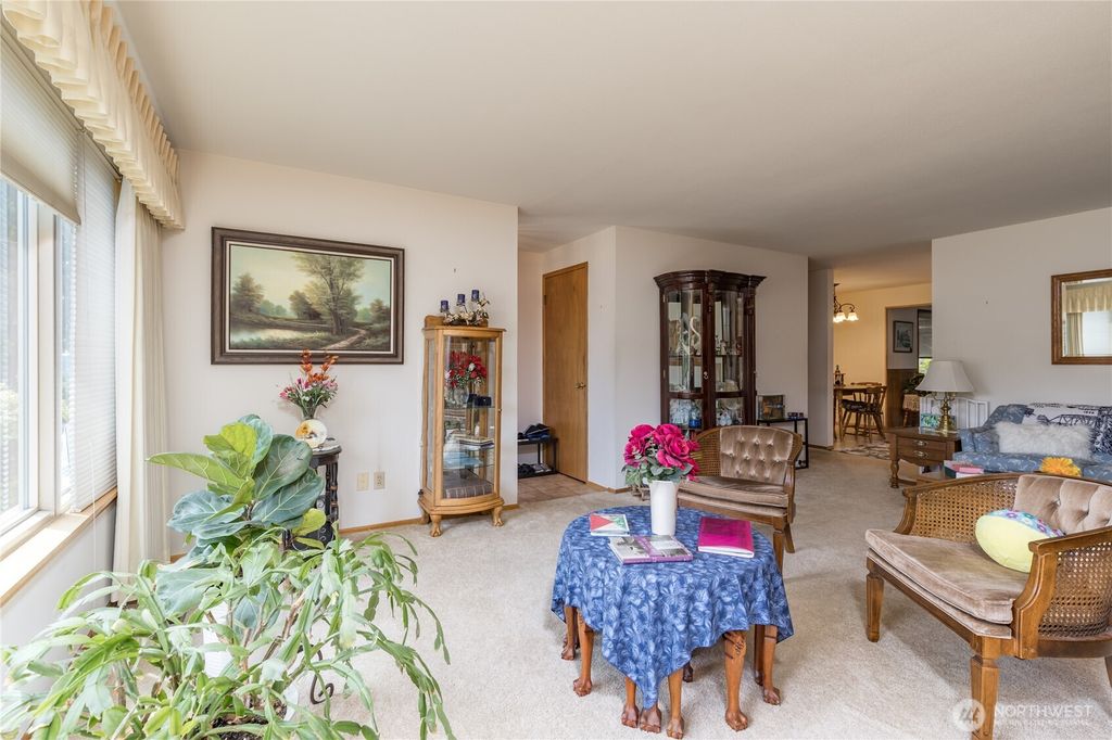 Photo of 1023 E Maple Street, Kent, WA 98030 (MLS # 2394289)