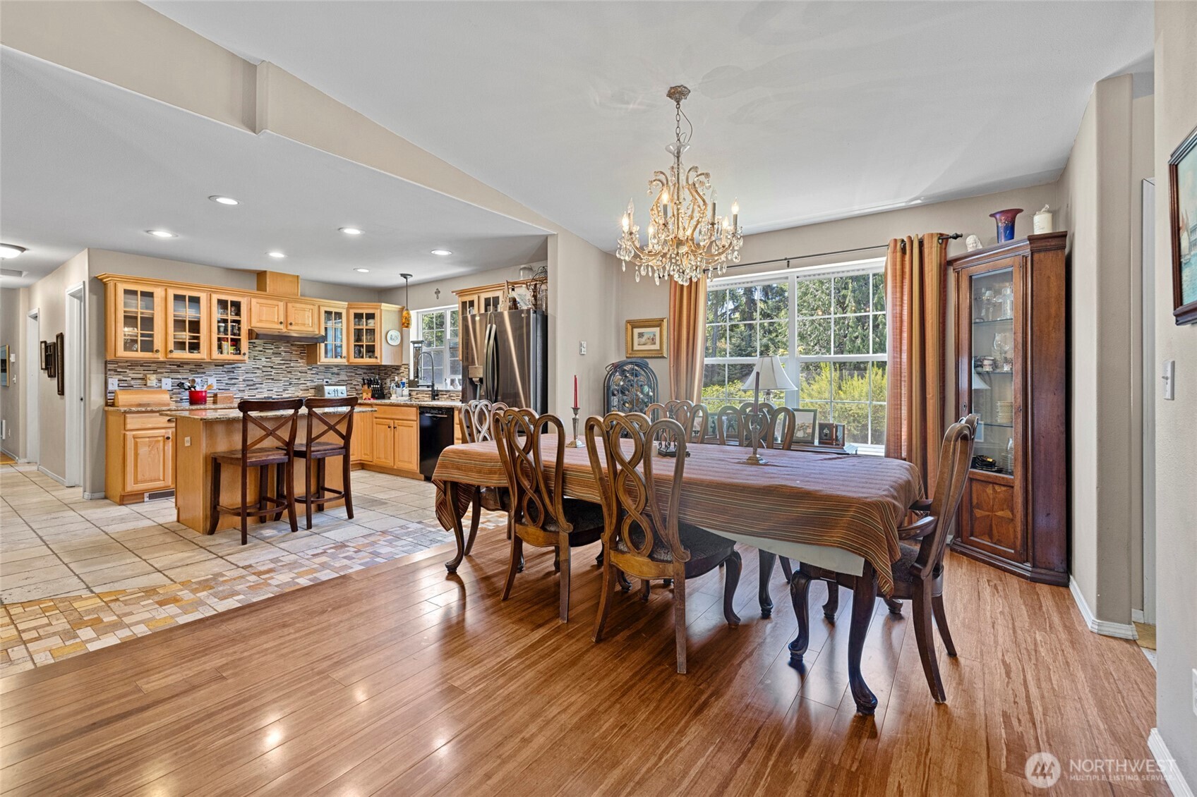 7203 Erna Lane