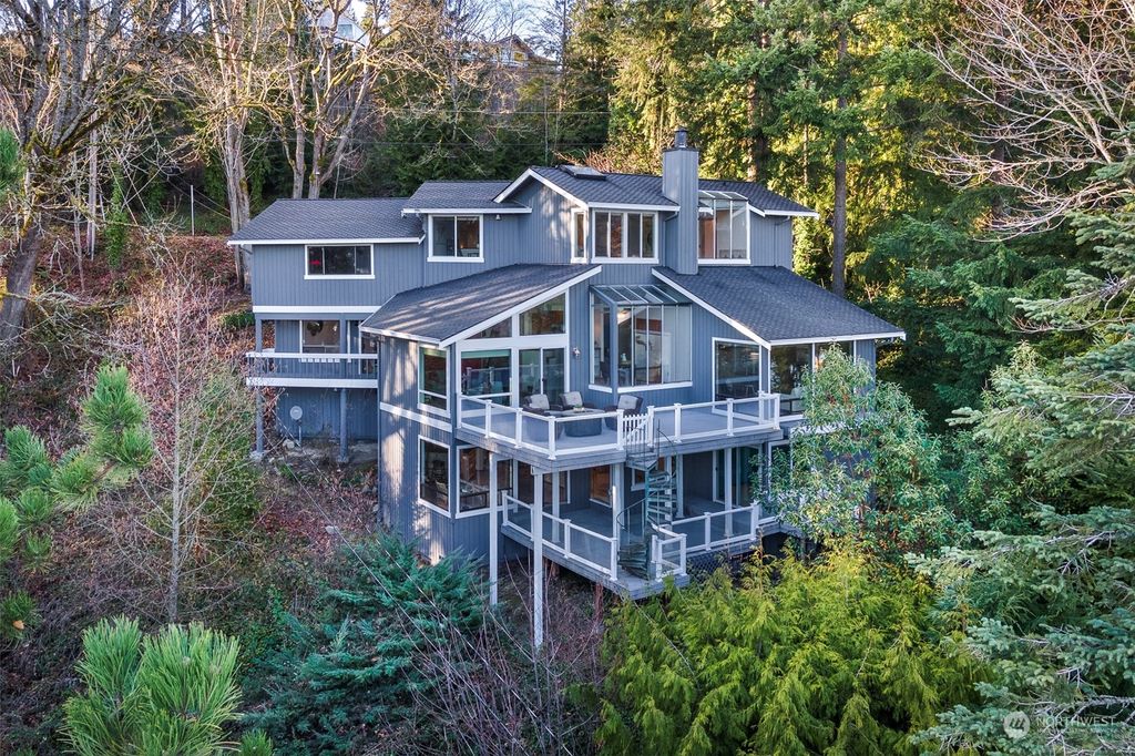 Photo of 1818 West Lake Sammamish Parkway NE, Bellevue, WA 98008 (MLS # 2201600)