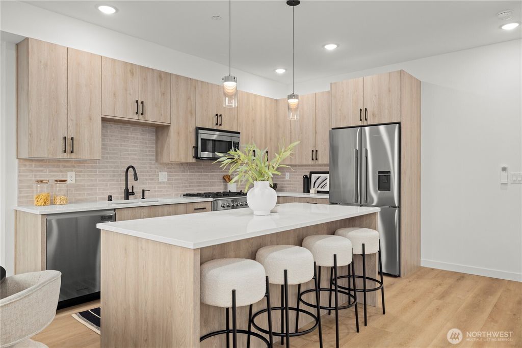 Photo of 6546 B Latona Avenue NE, Seattle, WA 98115 (MLS # 2522513)