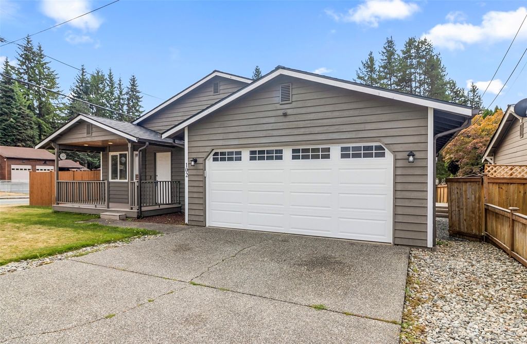 Photo of 102 W Alpine Street, Granite Falls, WA 98252 (MLS # 2156991)