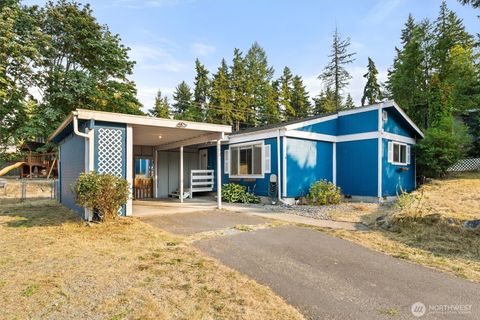 Photo of 2921 Forest Rim Court S, Puyallup, WA 98374 (MLS # 2429164)