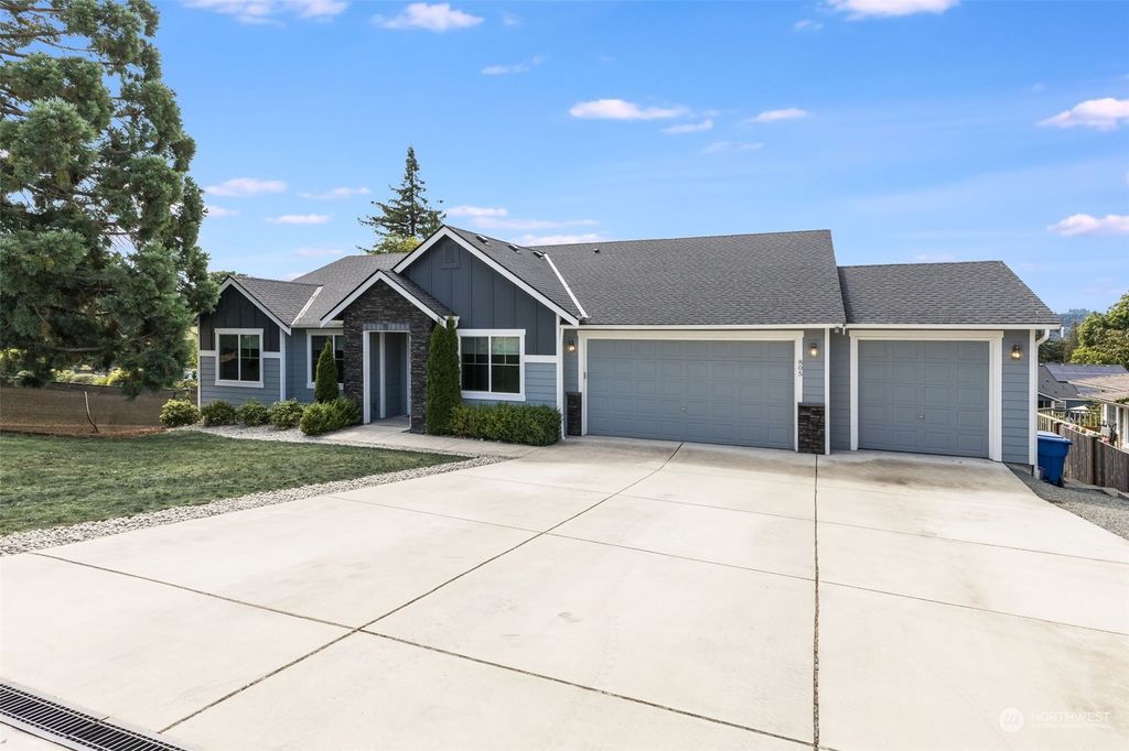 Photo of 805 20th Avenue, Milton, WA 98354 (MLS # 2278392)