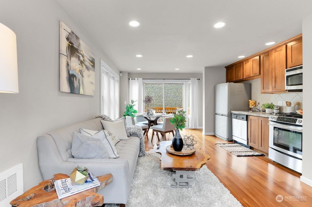 Photo of 103 27th Avenue S, Seattle, WA 98144 (MLS # 2198283)