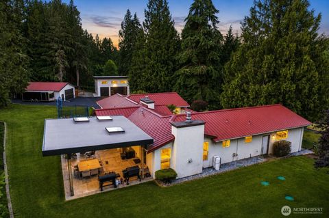 Photo of 16816 SE Lake Moneysmith Road, Auburn, WA 98092 (MLS # 2544891)