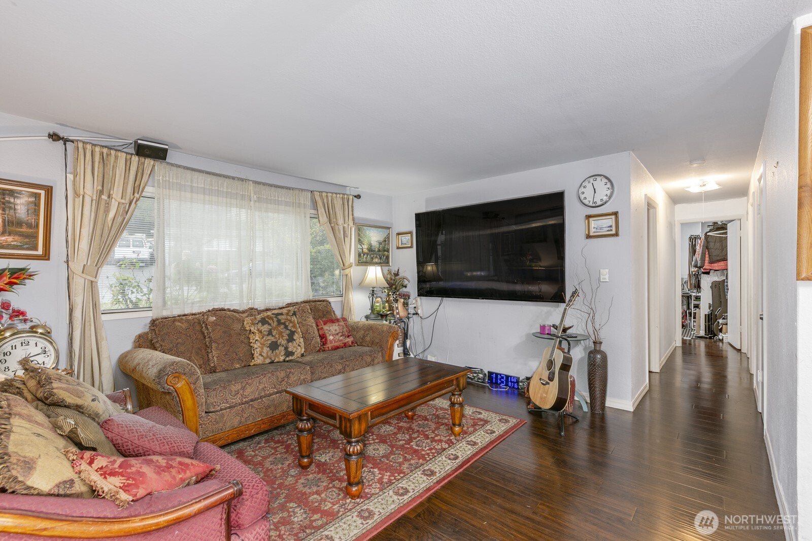 916 Ferndale Circle NE